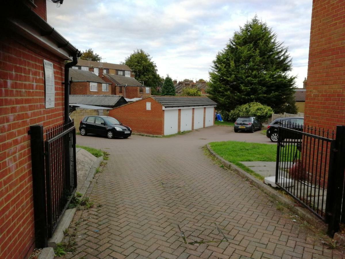 Metrolets 2 Apartment Luton  Exterior photo